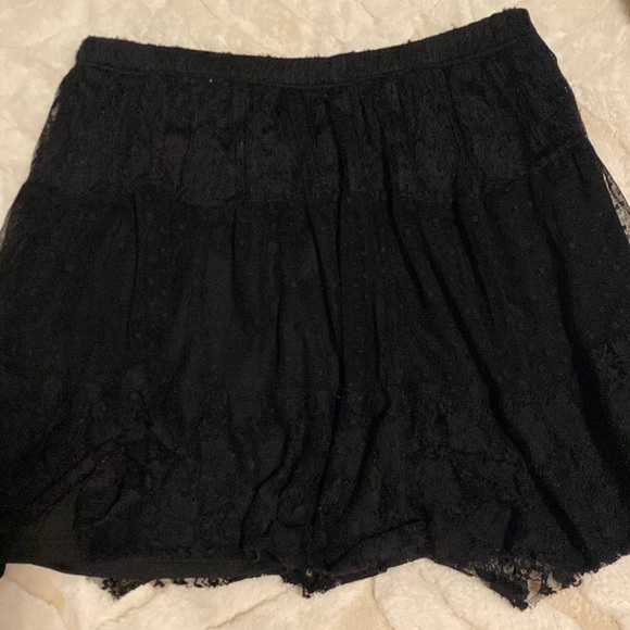 Shyanne Lace Overlay Skirt size Medium - Picture 7 of 7